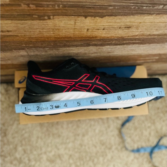 ASICS running shoes - Picture 5 of 8